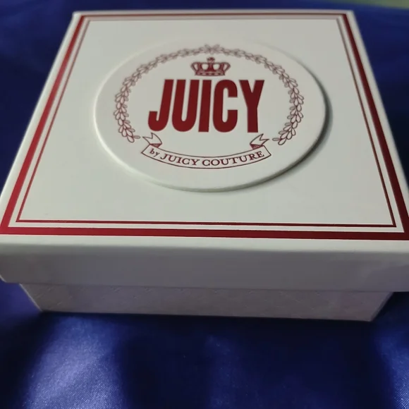 Juicy By Juicy Couture Gold Tone Crown Key Chain - Picture 9 of 12